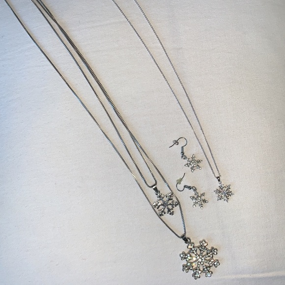 Snowflake Jewelry - Picture 2 of 2